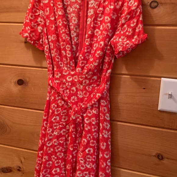 Lulus Garden Explorer Red Floral Print Mini Dress Long V Cut  Belted Sz XS - Picture 3 of 14
